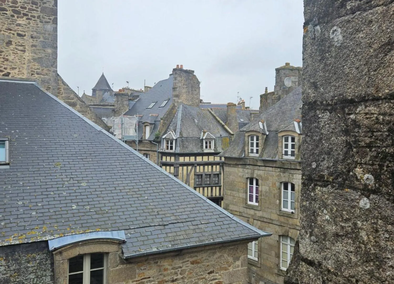 Apartament Duplex Au Coeur De Dinan